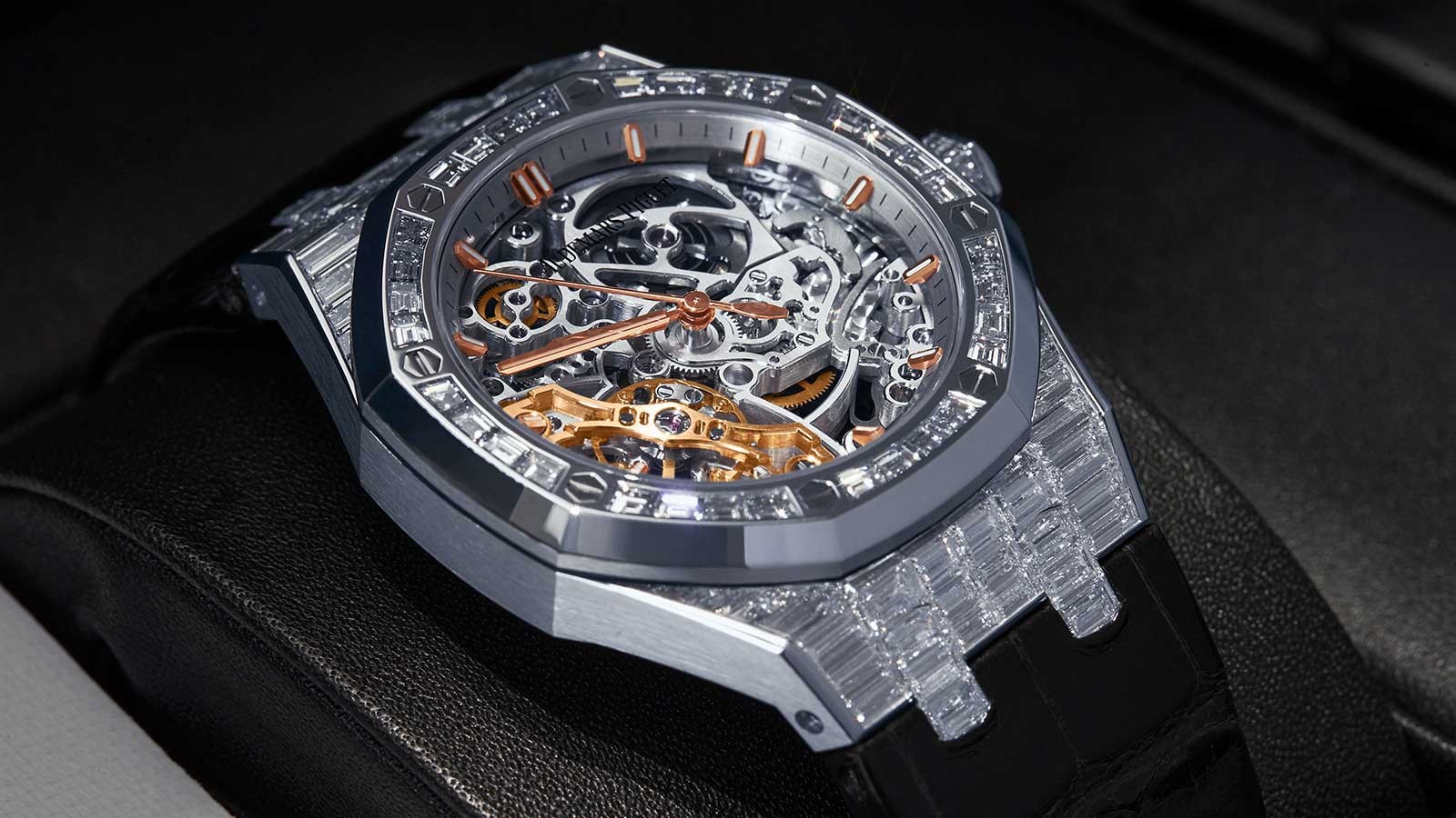 Chiêm ngưỡng vẻ lộng lẫy của Royal Oak Double Balance Wheel “High Jewellery”