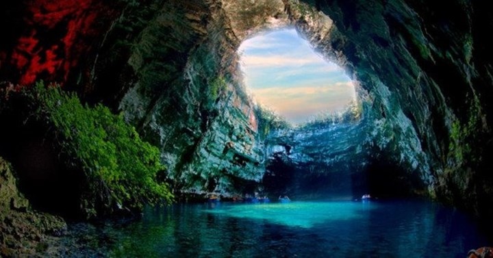 luxlifestyle-oxalis-son-doong-caves-1640563337.jpg