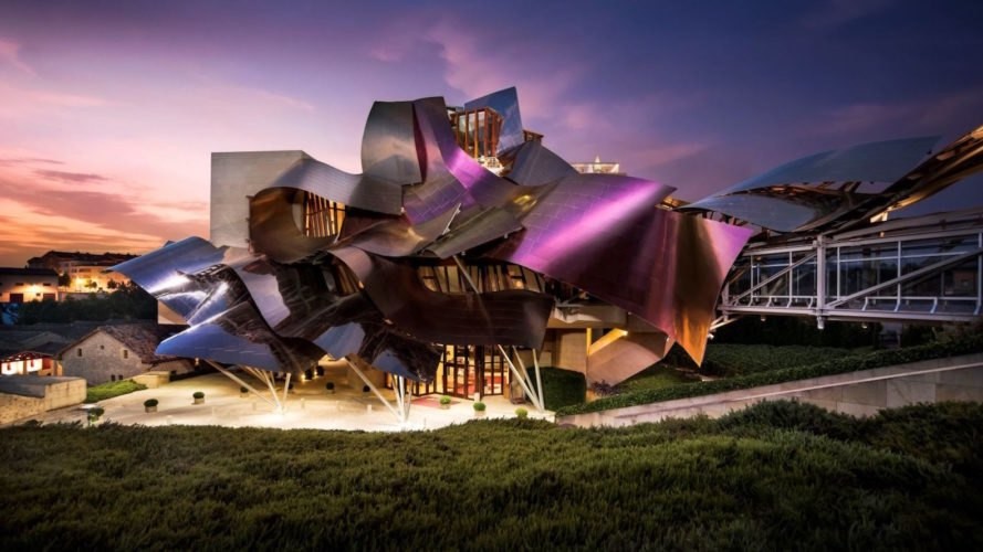 lux-marques-de-riscal-hotel-by-frank-gehry-8-889x500-1642213826.jpeg