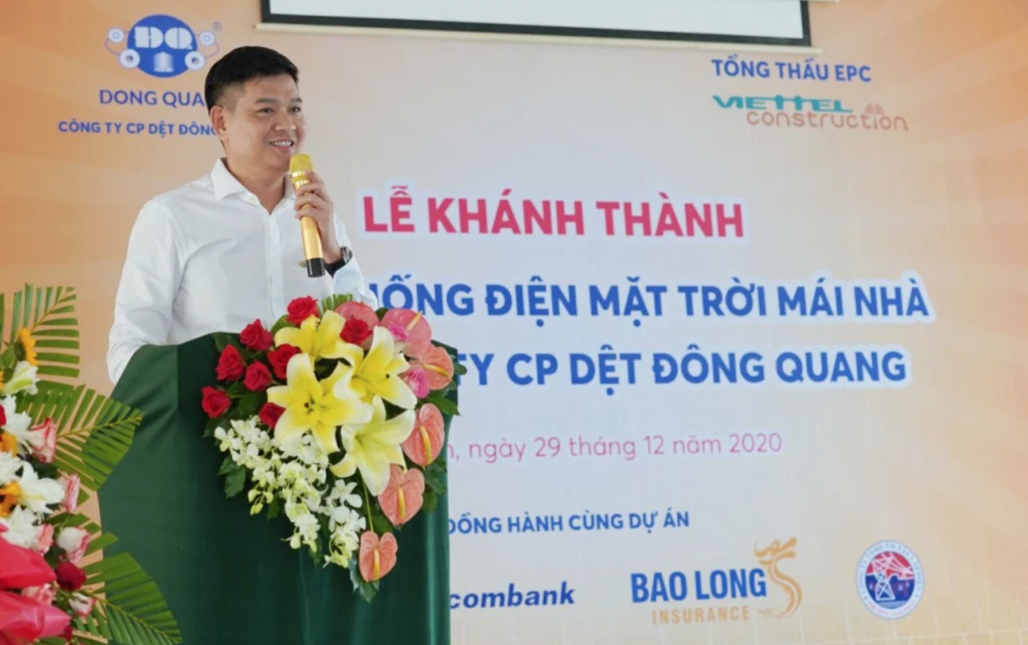 nguyen-quoc-bao-hon-phu-ca-si-minh-hang-1647539856.png