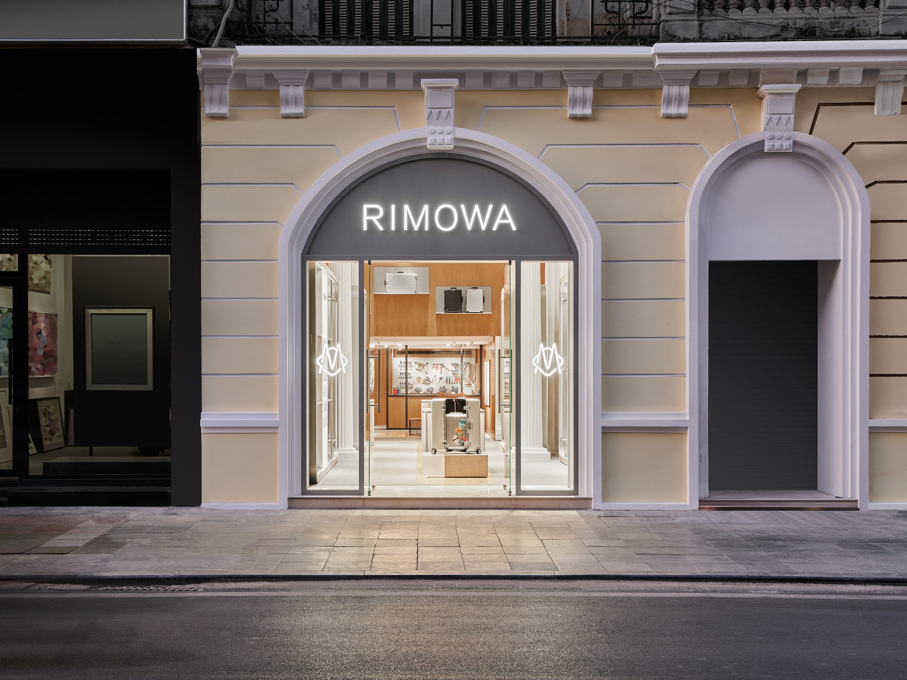 rimowa-hn-facade-251022-1667548333.jpg