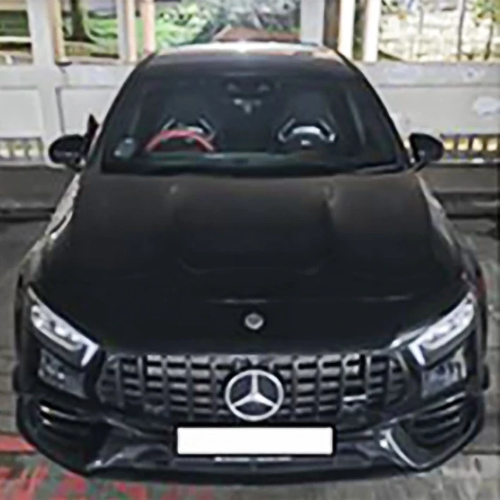 bien-thu-42-trieu-usd-tien-cong-ty-de-song-nhu-ty-phu-mua-nha-penthouse-xe-mercedes-va-tui-lv2-1740499081.jpeg