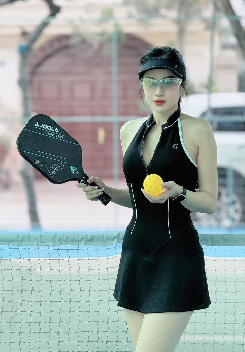 hotgirl-pickleball-gay-sot-mang-xa-hoi-nhan-sac-va-the-luc-dinh-cao3-1741148907.jpg