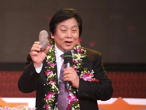ty-phu-chi-biet-200-chu-hanh-trinh-chan-hung-nong-nghiep-tu-con-so-khong-1745593411.png