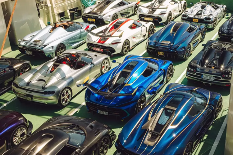 choang-voi-dan-sieu-xe-koenigsegg-trieu-do-tham-du-su-kien-dac-biet-hinh-2-1746432357.png