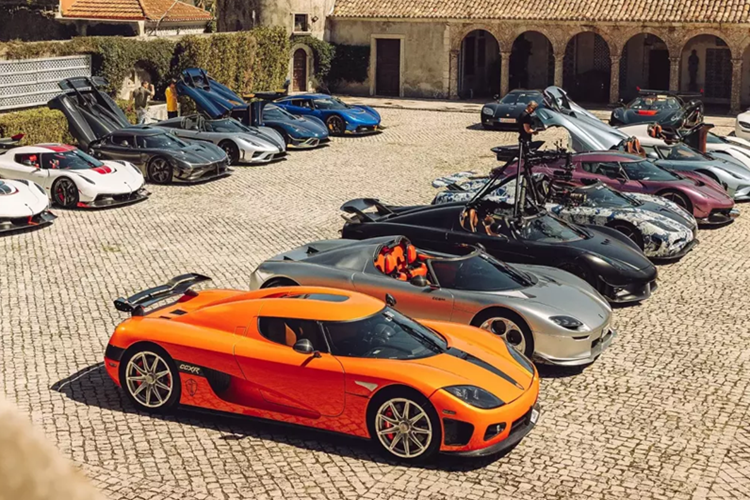 choang-voi-dan-sieu-xe-koenigsegg-trieu-do-tham-du-su-kien-dac-biet-hinh-5-1746432357.png