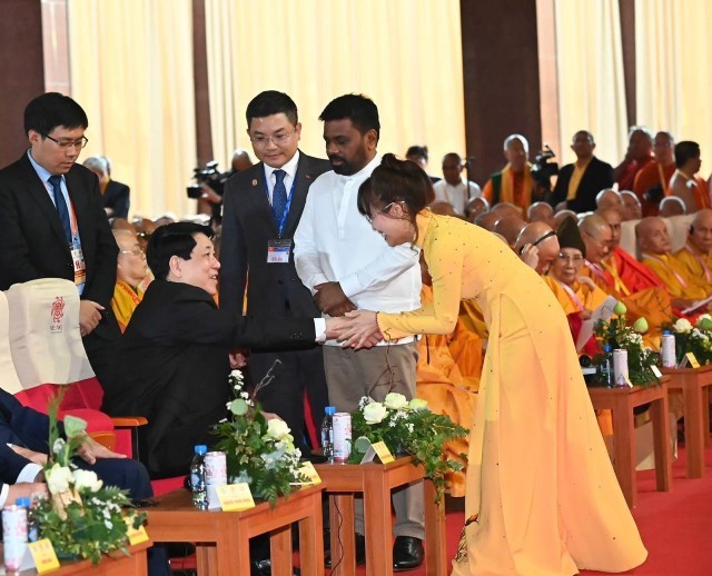 ty-phu-nguyen-thi-phuong-thao-toa-sang-tai-vesak-2025-doanh-nhan-giau-tam-mo-loi-kinh-doanh-vi-cong-dong-1746714117.jpg