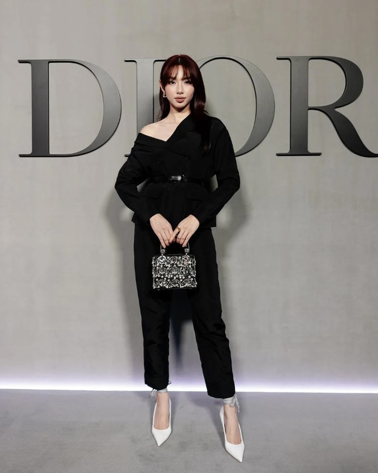 dior-va-thuy-tien-cuoc-duyen-no-ket-thuc-chong-vanh2-1747841426.jpg
