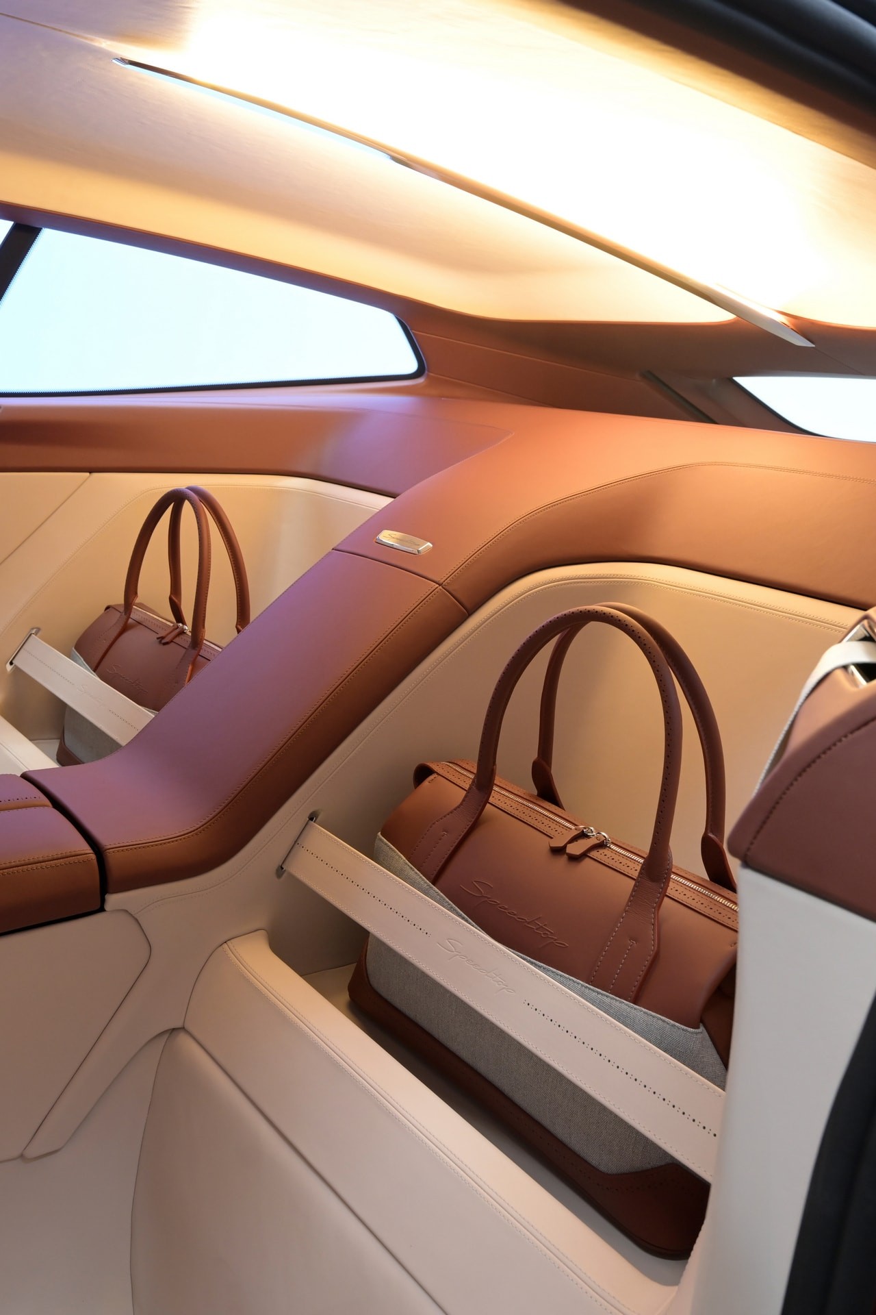 bmw-s-concept-speedtop-is-the-personal-luxury-muscle-wagon-only-140-rich-people-can-enjoy33-1748271699624-17482716997811204320863-1748321933.jpg