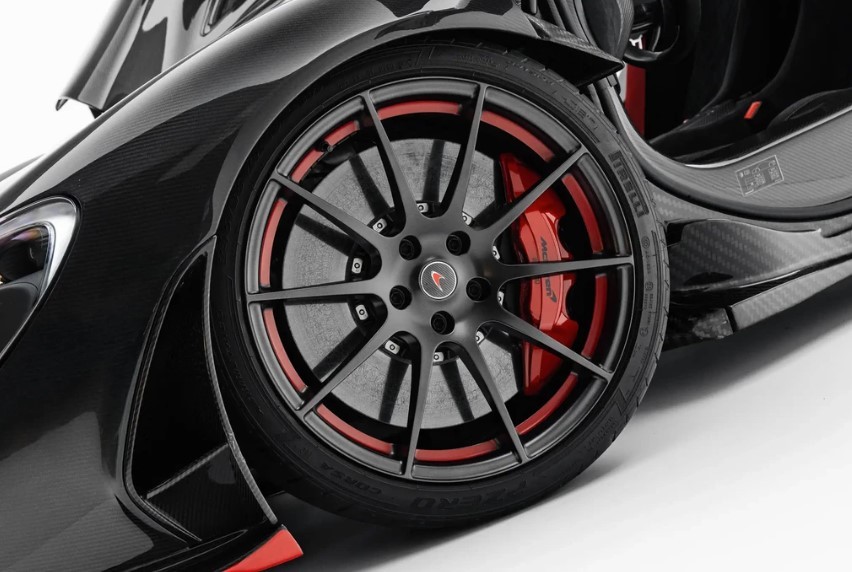 sieu-xe-mclaren-p1-carbon-series-gia-hon-31-trieu-usd-hang-hiem-chi-5-chiec-toan-cau4-1748322481.jpg
