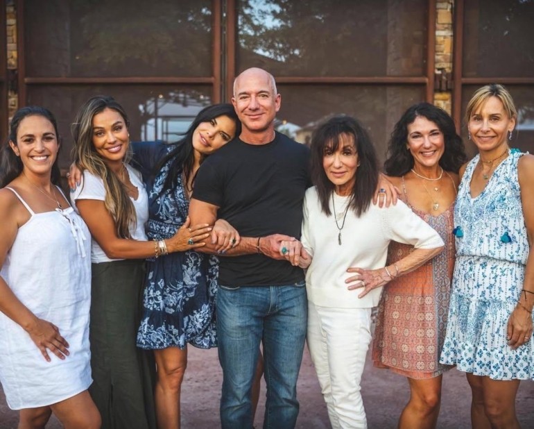 jeff-bezos-and-jacklyn-bezos-1-770x618-1748417874.jpg