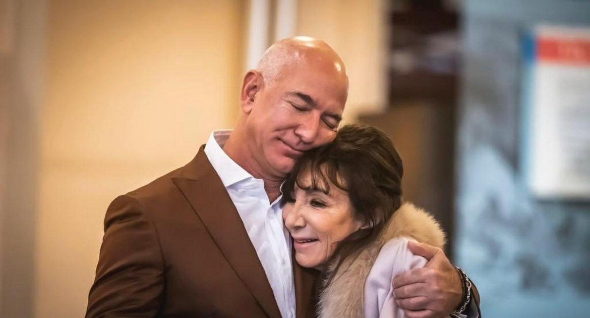 jeff-bezos-and-jacklyn-bezos-2-1170x631-1748417874.jpg