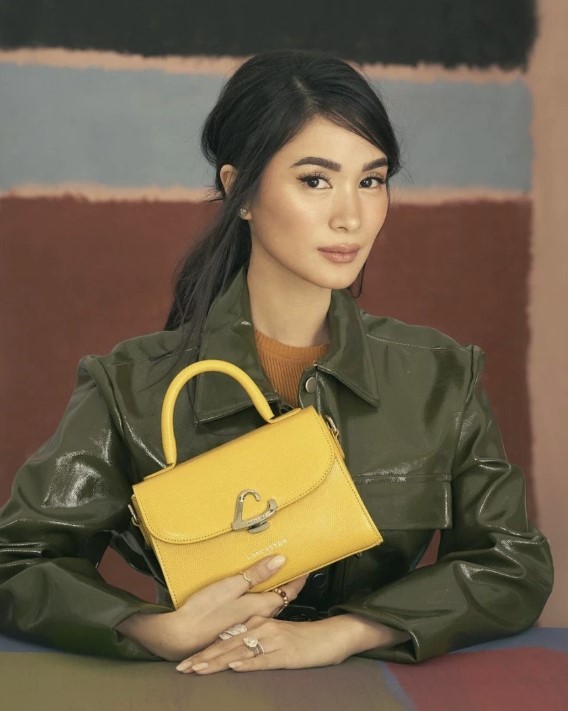chan-dung-thien-kim-da-tai-duoc-thua-ke-de-che-gia-dinh-vua-xinh-dep-gioi-giang-lai-co-moi-quan-he-than-thiet-voi-nang-dau-ty-phu-johnathan-hanh-nguyen5-1748506168.jpg