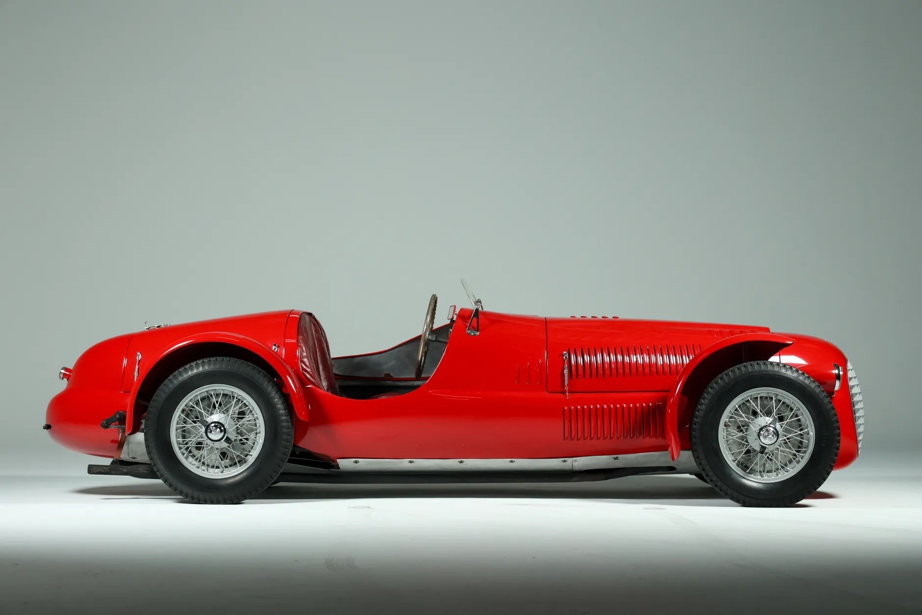 sieu-xe-ferrari-77-nam-tuoi-chot-gia-ky-luc-220-ty-dong-tro-thanh-mot-trong-nhung-chiec-xe-dat-nhat-lich-su-dau-gia4-1748910685.jpeg