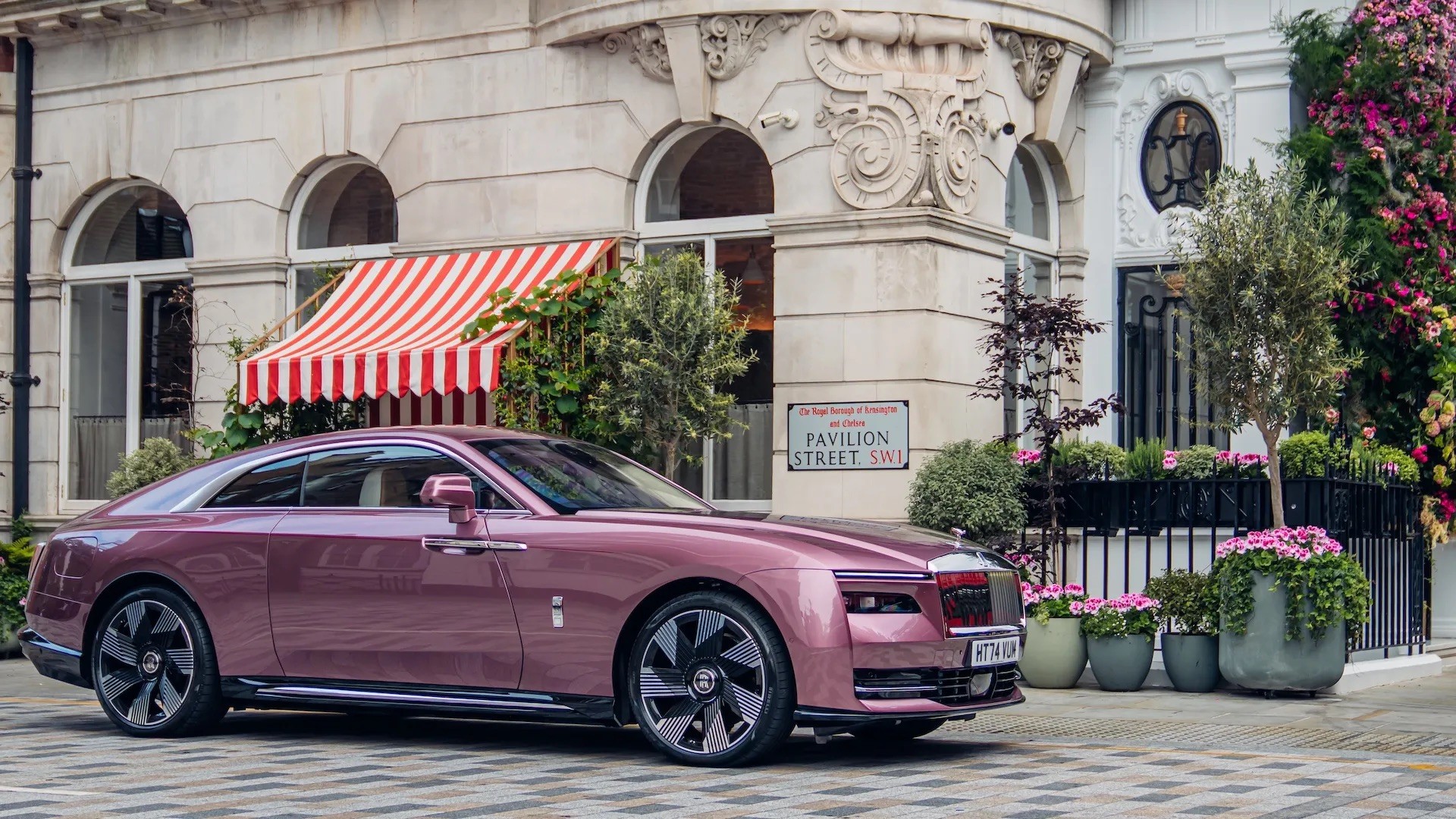 p90600735highresrolls-royce-celebrat-1750665308346-17506653086901821620717-1751336611.webp
