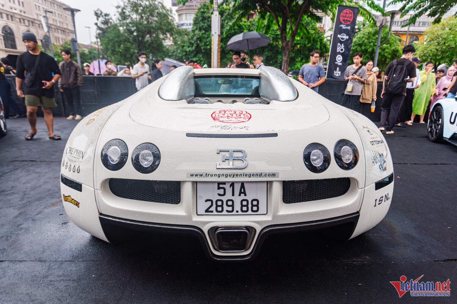 w-bugatti-veyron-3jpg-3376-1536x1024-1754402130.jpg