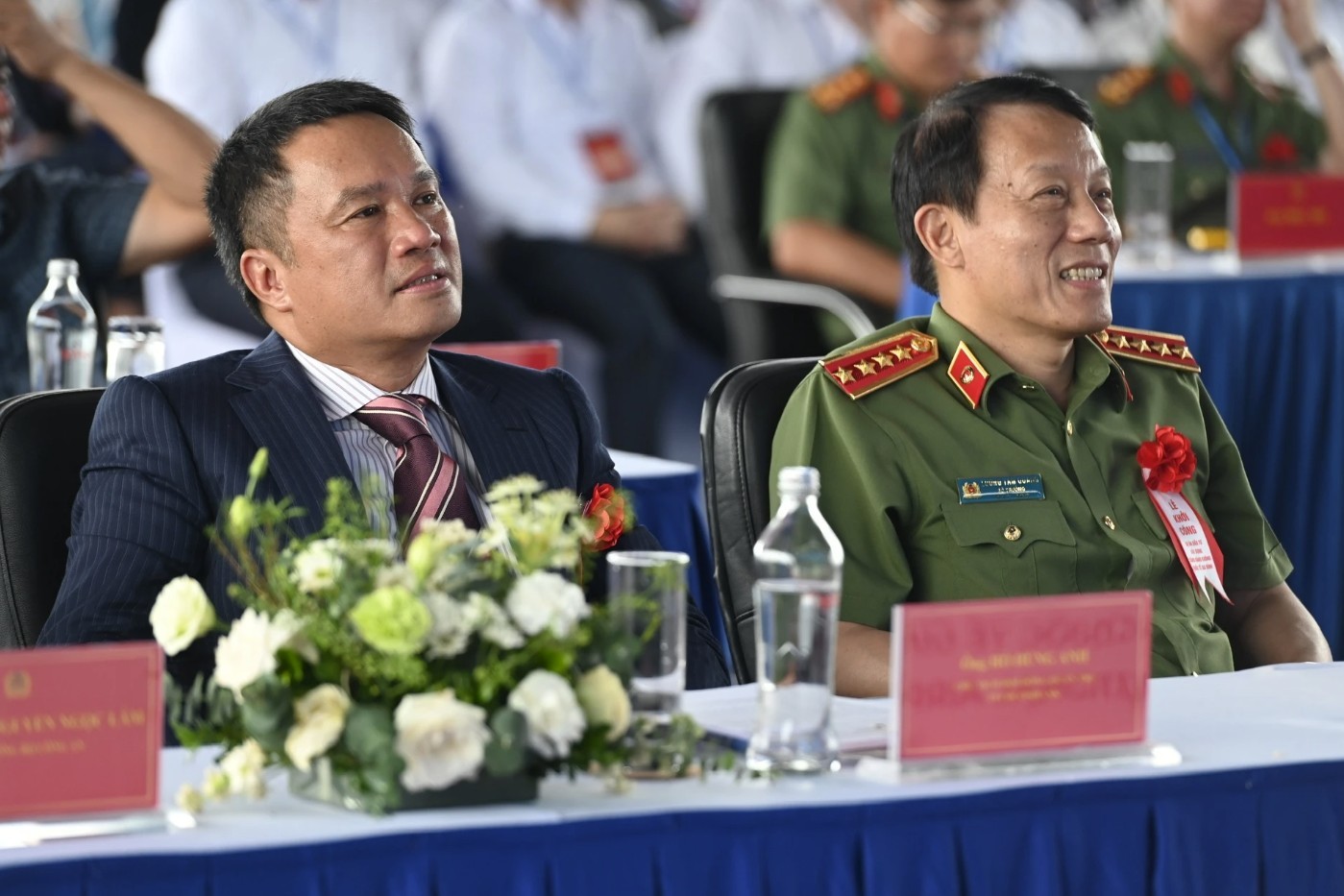 ba-ty-phu-usd-viet-nam-xuat-hien-tai-su-kien-khoi-cong-khanh-thanh-250-du-an4-1755588712.jpg