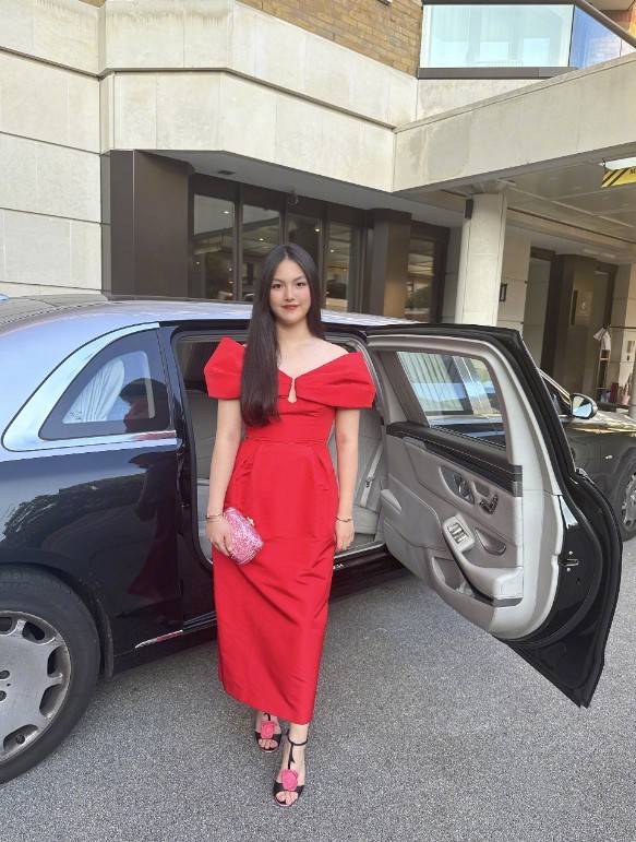 16-tuoi-so-huu-maybach-60-ty-con-gai-mc-giau-nhat-showbiz-duoc-day-dieu-gi-tu-nho-2-1760433616.jpg