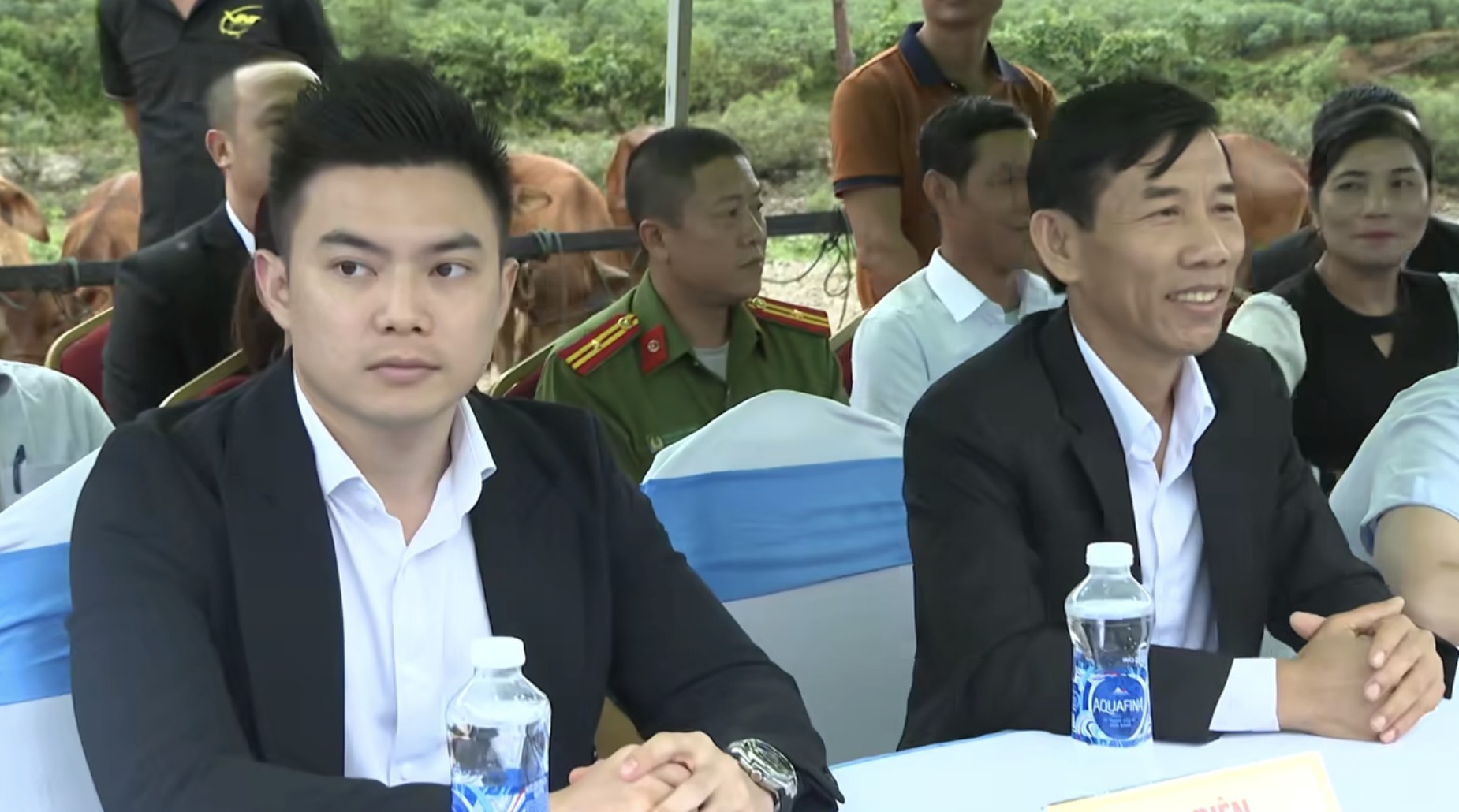 gia-the-chong-thieu-gia-quang-tri-cua-hoa-hau-do-thi-ha-ong-lon-lam-duong-dep-nhat-viet-nam-nop-thue-nhieu-nhat-tinh5-1760508324.jpg