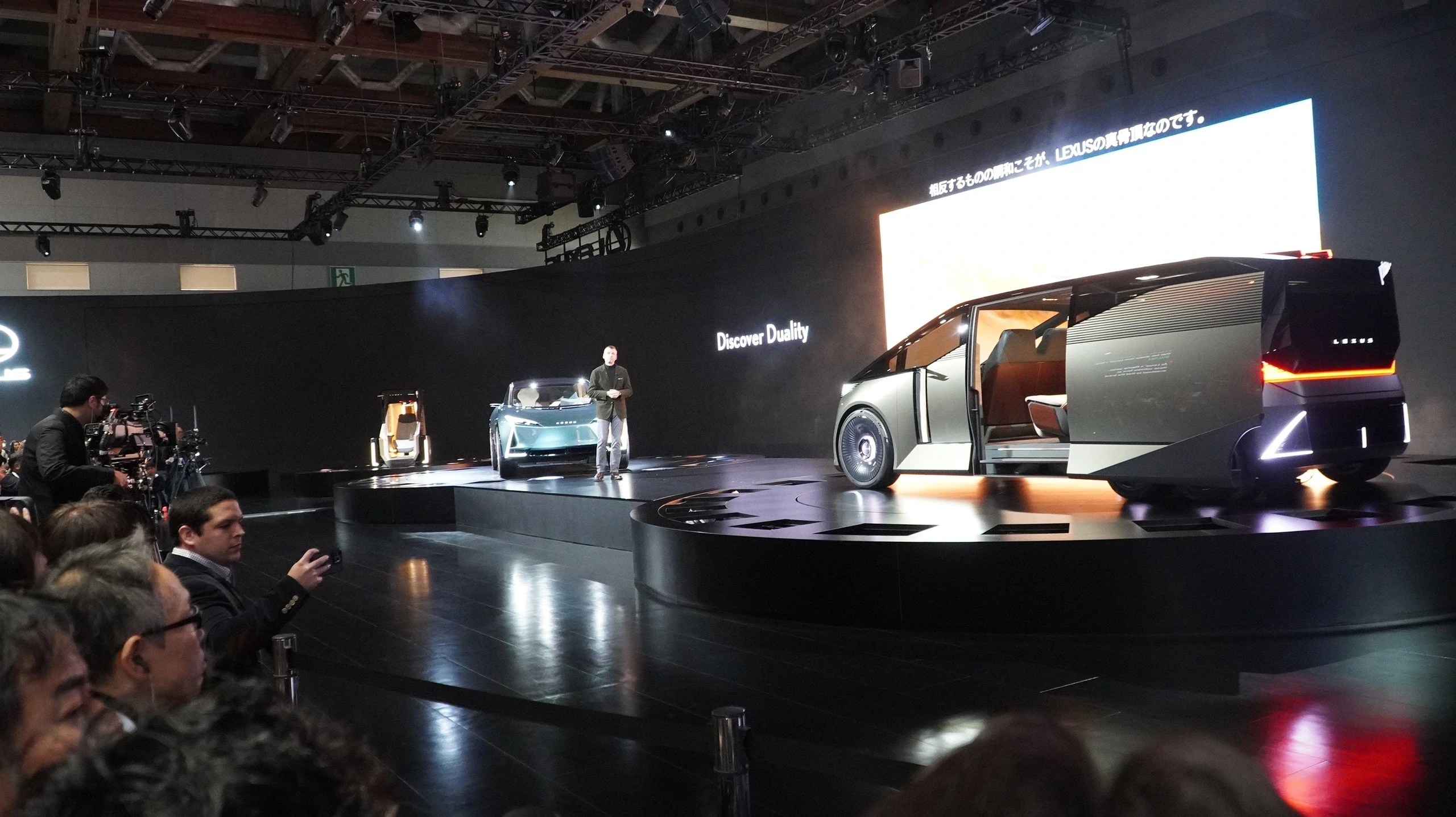 lexus-japan-mobility-show-thanhnien-17619575541211249914693-1762249539.webp