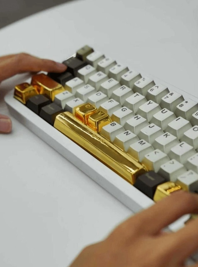 khi-go-ban-phim-cung-thanh-tram-trieu-cong-ty-tang-keycap-vang-cho-nhan-vien-xuat-sac2-1762762479.jpg