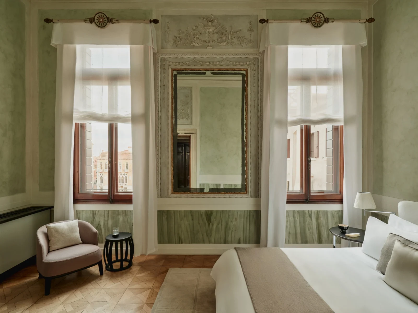 23002540-aman-venice-italy-accommodation-coccinas-apartment-palazzo-stanza-bedroom-40254-cover-1600x1200-1766740816.webp