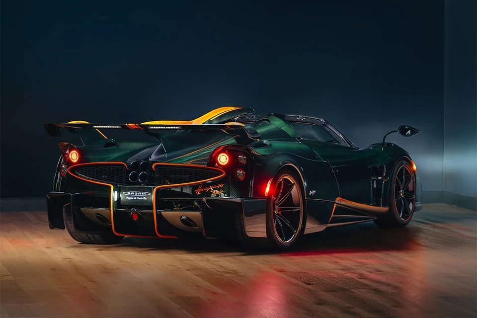 pagani-huayra-70-trionfo-2-1769698550.webp