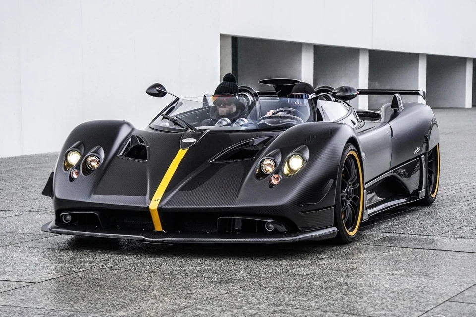 pagani-zonda-hp-barchetta-1769698545.webp