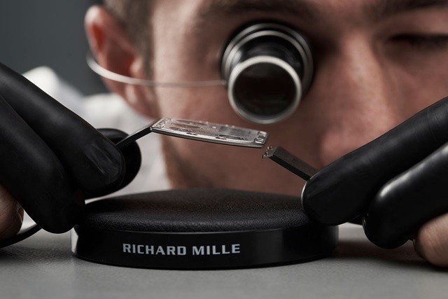 Đồng hồ Richard Mille mỏng nhất thế giới giá 1,8 triệu USD