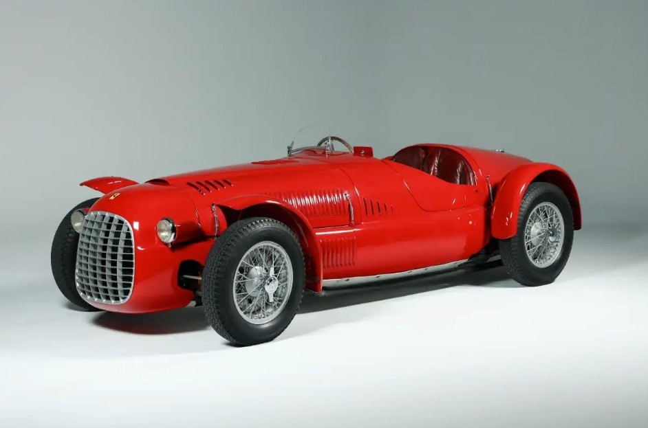 sieu-xe-ferrari-77-nam-tuoi-chot-gia-ky-luc-220-ty-dong-tro-thanh-mot-trong-nhung-chiec-xe-dat-nhat-lich-su-dau-gia-1748910654.jpg