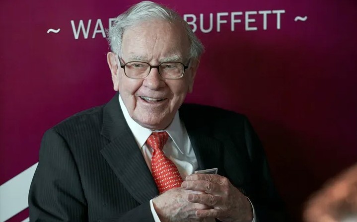ty-phu-warren-buffett-quyen-gop-ky-luc-6-ty-usd-1751270818.jpg