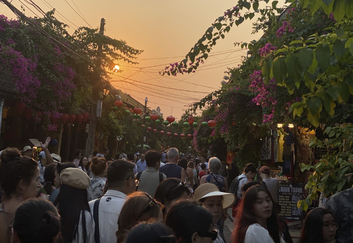 tu-nghi-duong-xa-hoa-den-dau-tu-ty-do-gioi-sieu-giau-noi-gi-ve-viet-nam-1756273975.jpg