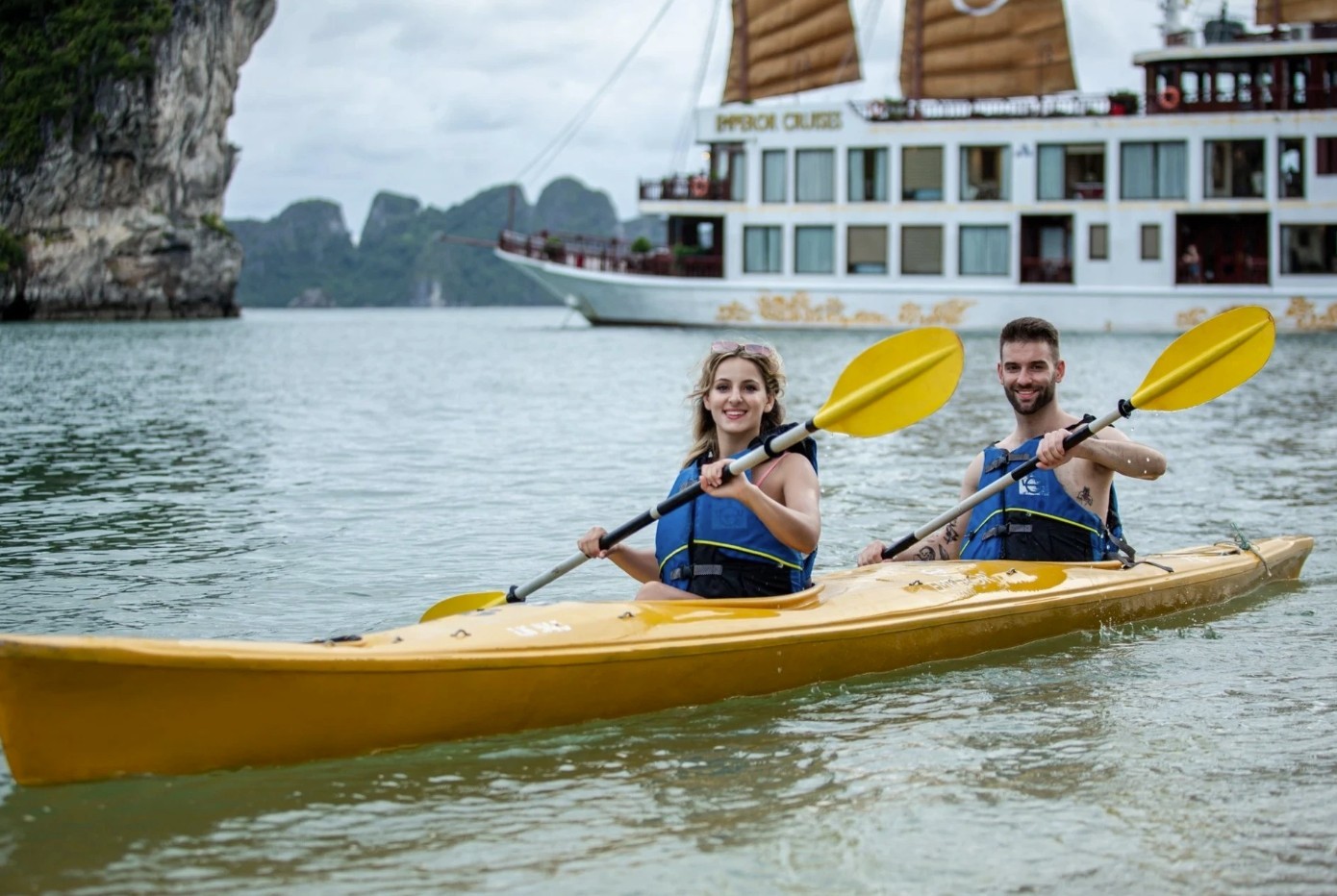 ty-phu-the-gioi-sap-check-in-ha-long-dip-29-1756369174.jpg