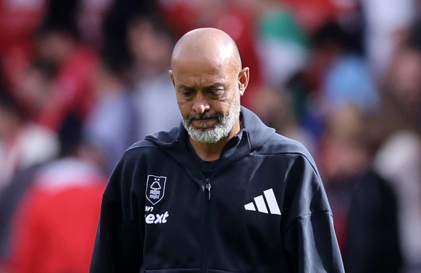 chu-tich-nottingham-forest-gay-phan-no-vi-sa-thai-hlv-espirito-santo-1757573264.jpg