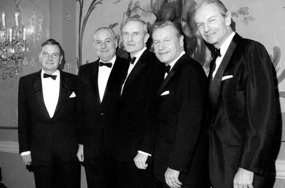 gia-toc-rockefeller-150-nam-dung-tren-dinh-4-nguyen-tac-khong-trong-tu-duy-he-lo-bi-quyet-quyen-luc-1759940448.jpg