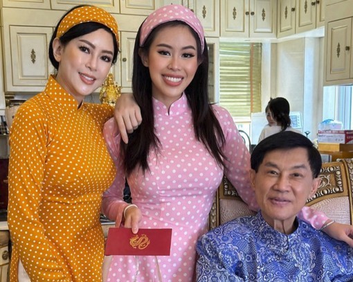 Choáng ngợp cảnh “dát vàng” bên trong biệt thự của tỷ phú Johnathan Hạnh Nguyễn