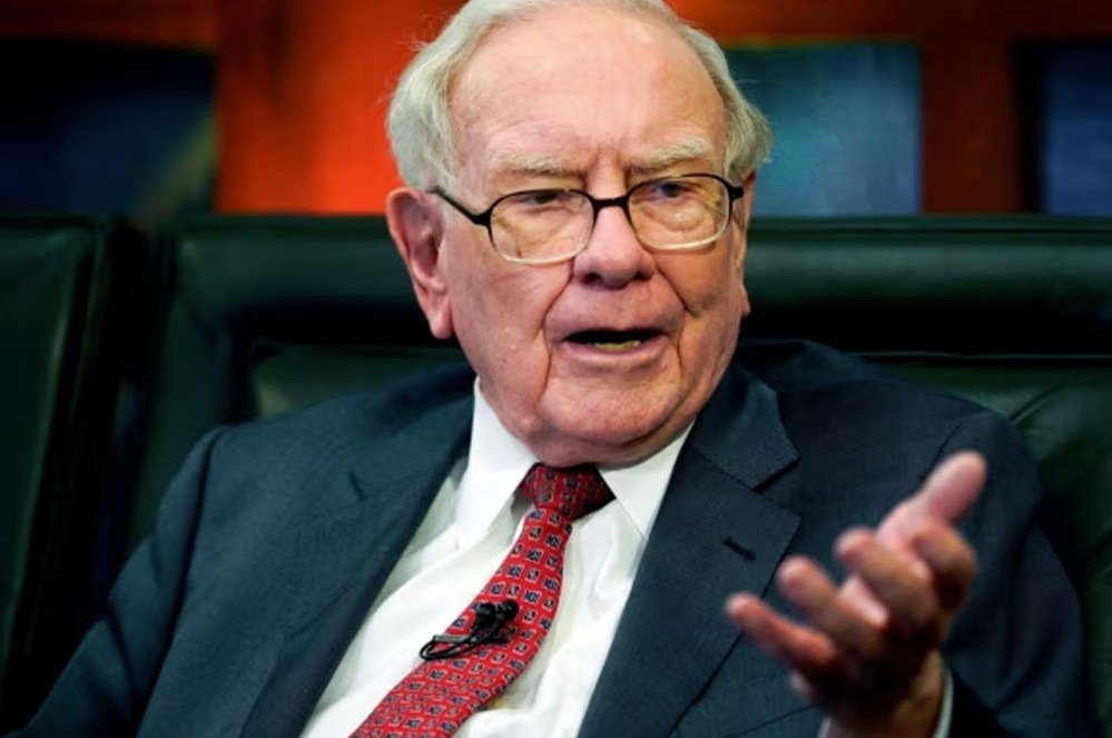 muon-giau-dung-mac-2-kieu-hao-phong-nay-loi-canh-bao-tu-ty-phu-warren-buffett-1774249507.jpg