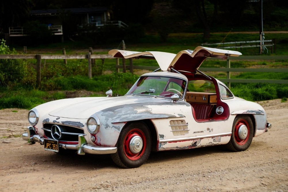 Chiếc Mercedes-Benz 300 SL Gullwing 1956 tồi tàn được rao bán 34 tỷ đồng