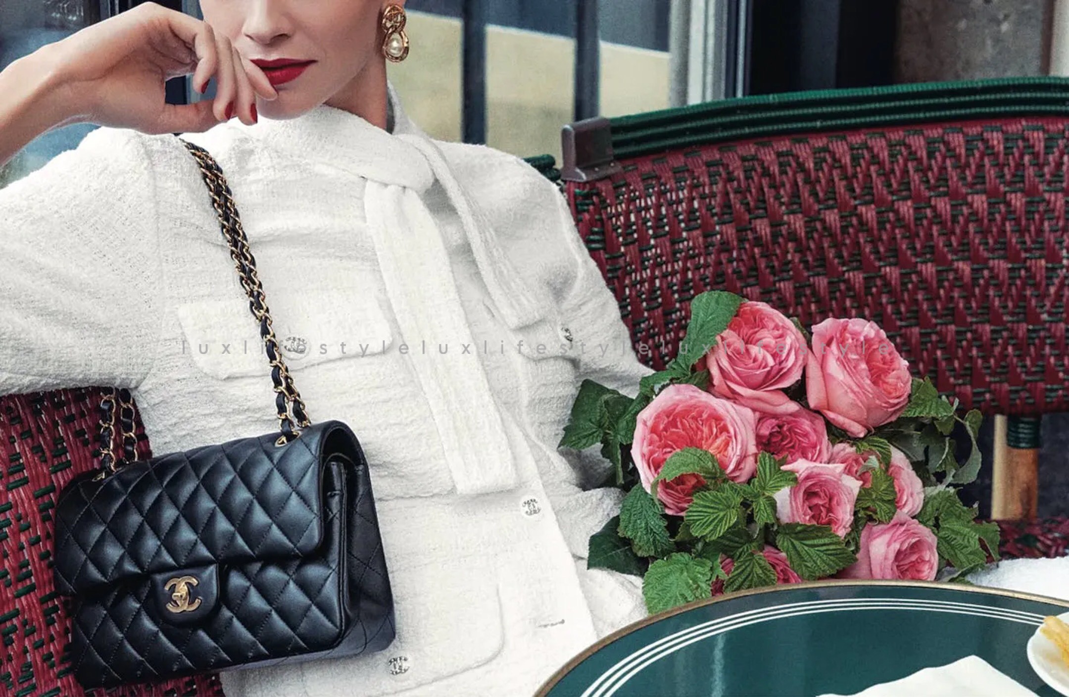 Từ CHANEL đến Hermès: Đầu tư hay mất tiền?