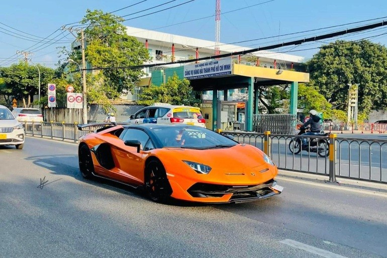 Lamborghini Aventador SVJ Roadster ra biển Tây Ninh, giá khoảng 50 tỷ đồng