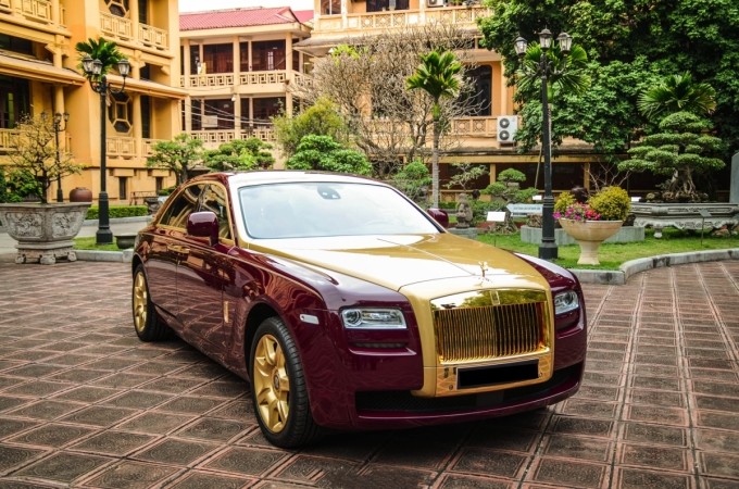 'Quá tam ba bận', Rolls-Royce Ghost mạ vàng của tỷ phú Trịnh Văn Quyết vẫn ế khách