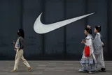 Cái khó của Nike khi doanh số tại Trung Quốc liên tục sụt giảm, cổ phiếu tiếp tục chịu áp lực