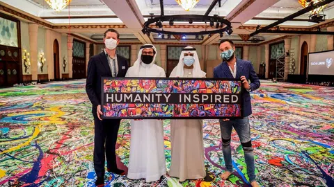 Mắc kẹt ở Dubai vì Covid-19, hoạ sĩ sáng tác ra bức tranh "Journey of Humanity" lớn nhất thế giới có giá 62 triệu USD