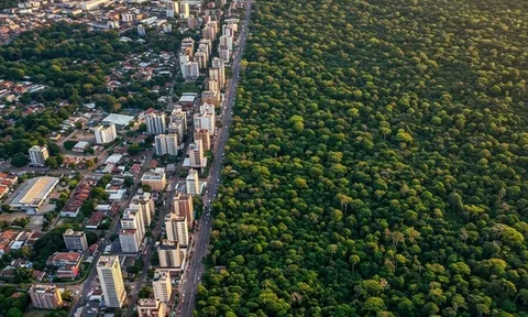 Bức ảnh gây sốt: Khi thiên nhiên và thành phô cùng tồn tại đầy ấn tượng