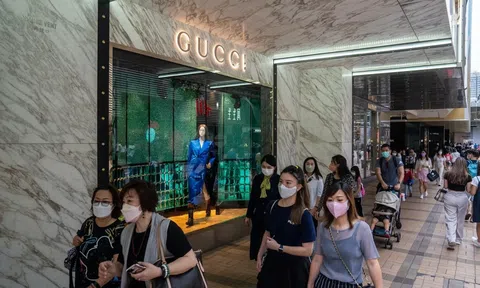 Làn sóng đóng cửa: Gucci, Prada và hàng loạt thương hiệu xa xỉ rời bỏ Trung Quốc