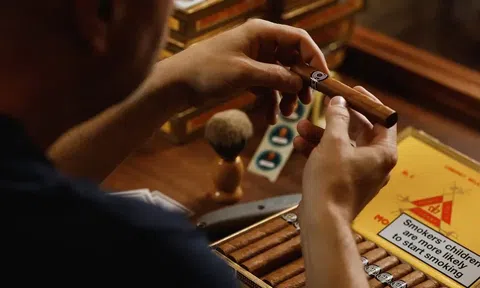 Tại sao hút xì gà là thú vui xa xỉ của giới thượng lưu?