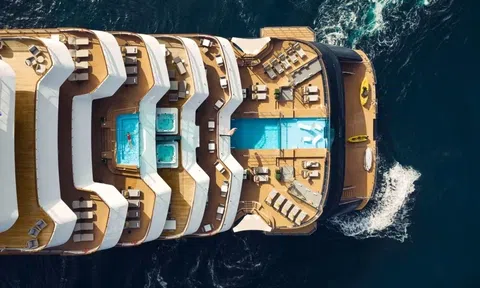 Nghệ Thuật Sống Trên Biển: Hành Trình Chinh Phục Giới Siêu Giàu Của Các Hãng Du Thuyền
