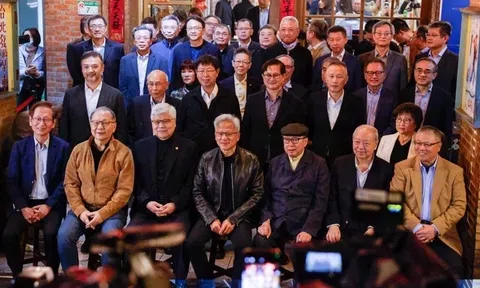 Nghệ thuật giao tiếp thượng lưu của CEO Nvidia tại những bữa tiệc tỷ USD