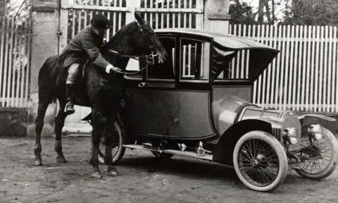 Nhà sáng lập Bugatti tin rằng mình có thể làm tốt hơn cả Hermès: câu chuyện về sự hoàn hảo không thỏa hiệp tại đế chế tốc độ nước Pháp