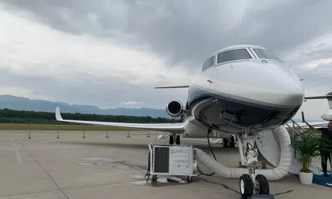 Số liệu gây sốc về máy bay G700 của hai tỷ phú giàu nhất thế giới